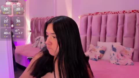 Niky Brooks online show from October 10, 2025, 11:42 am