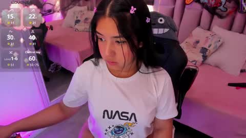 Niky Brooks online show from October 18, 2025, 9:32 am