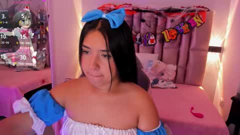 Niky Brooks online show from October 31, 2025, 8:37 am