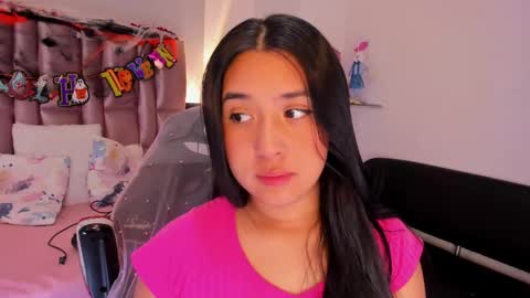 Niky Brooks online show from November 3, 2025, 1:34 pm