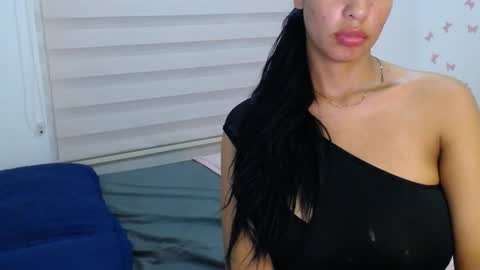 Snapshot of nila_kaia chatting on November 6, 2025, 12:22 am nila online show from November 6, 2025, 12:22 am