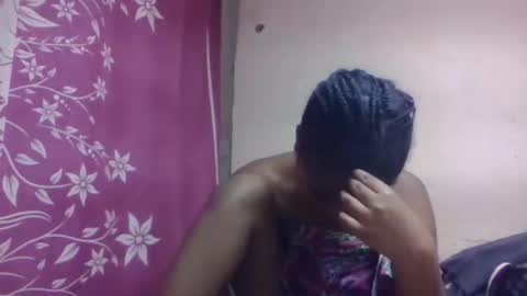 nilah online show from October 15, 2025, 8:47 am