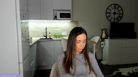 Bella online show from December 26, 2024, 5:51 pm