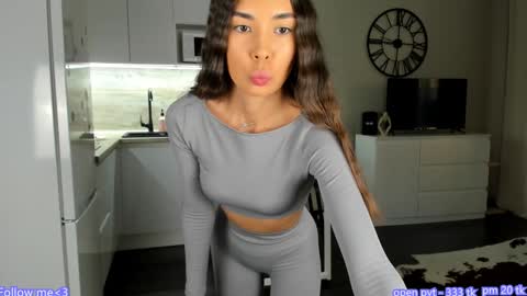 Bella online show from December 31, 2024, 12:15 pm