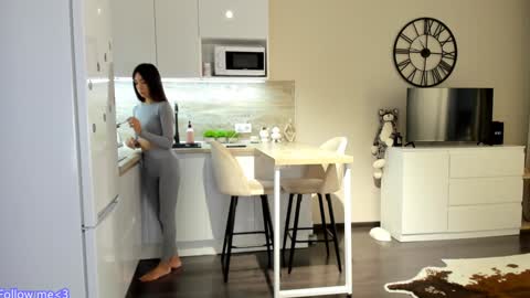 Bella online show from January 8, 2025, 10:15 am