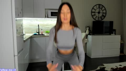 Bella online show from January 17, 2025, 8:56 am