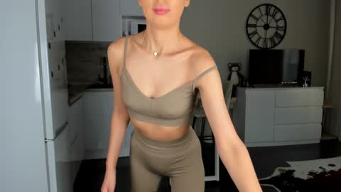 Bella online show from January 21, 2025, 8:08 am