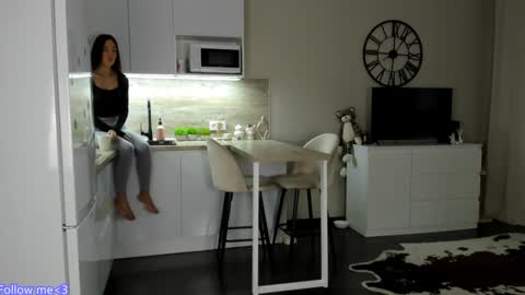 Bella online show from February 2, 2025, 12:57 pm