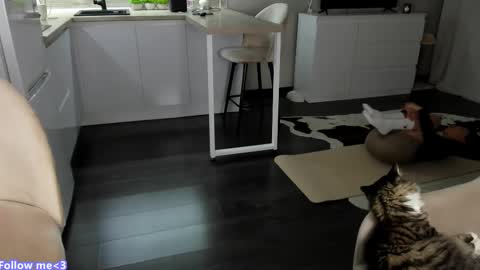 Bella online show from February 23, 2025, 10:31 pm