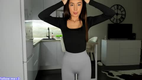 Bella online show from February 26, 2025, 6:11 pm