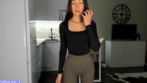 Bella online show from February 27, 2025, 6:31 pm