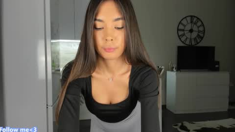 Bella online show from March 5, 2025, 12:59 am