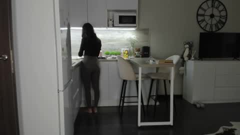 Bella online show from February 7, 2026, 1:37 pm