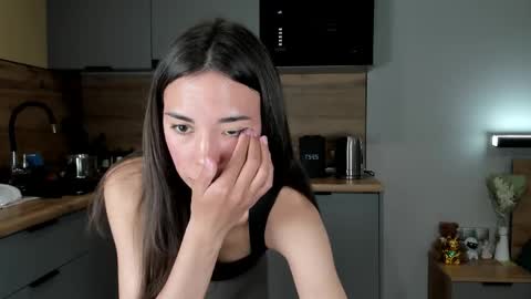 Bella online show from May 21, 2026, 8:27 pm