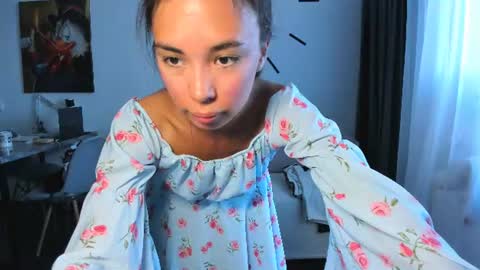 Bella online show from June 22, 2026, 11:29 am