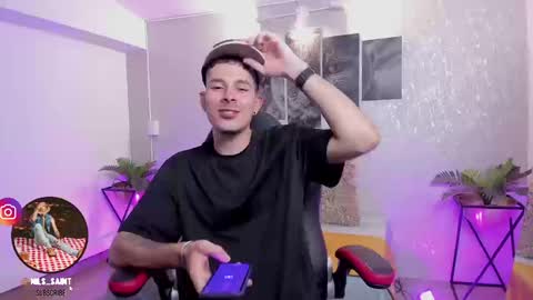 Snapshot of nils_saint chatting on September 17, 2025, 4:14 am Nils online show from September 17, 2025, 4:14 am