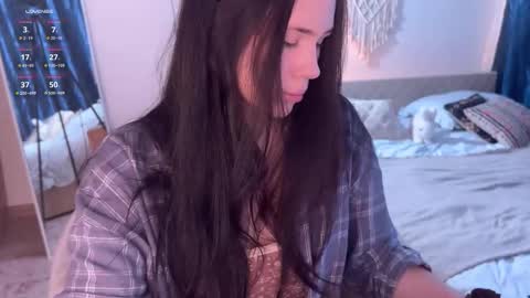 Jennet online show from October 5, 2025, 12:14 pm