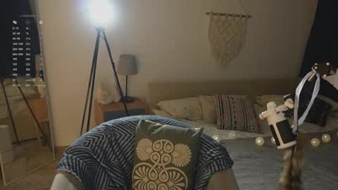 Snapshot of nimfaheart chatting on February 18, 2026, 6:37 pm Jennet online show from February 18, 2026, 6:37 pm