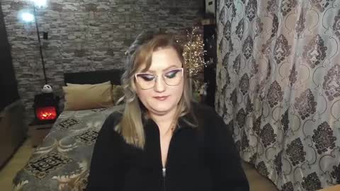 Blonde Nimpho online show from December 9, 2024, 11:47 am