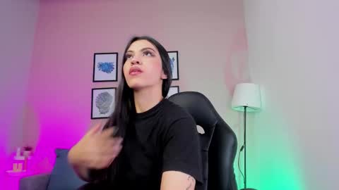 Nina online show from December 16, 2025, 10:48 pm