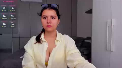 Nina online show from March 17, 2026, 3:11 am