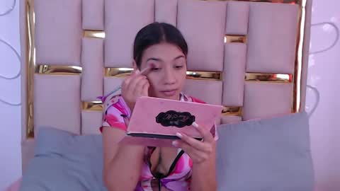 Nina Carther online show from October 4, 2025, 11:30 am