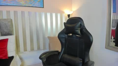 nina_glow_ online show from March 5, 2026, 11:28 am