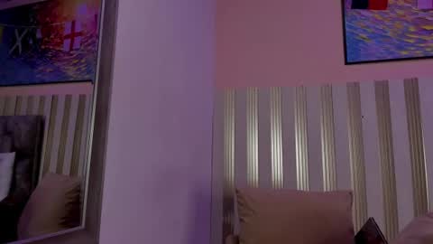 Snapshot of nina_glow_ chatting on June 21, 2026, 11:02 am nina_glow_ online show from June 21, 2026, 11:02 am