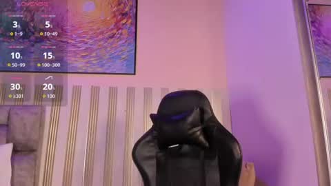 Snapshot of nina_glow_ chatting on August 1, 2026, 11:20 am nina_glow_ online show from August 1, 2026, 11:20 am
