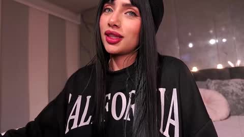 Angie online show from November 29, 2025, 12:02 am