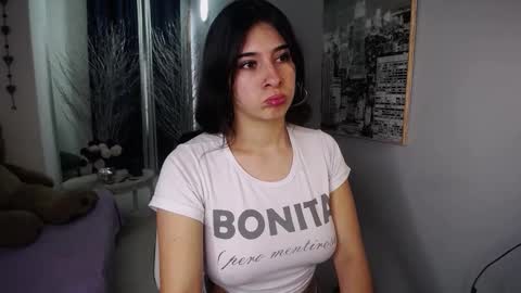 Nina online show from November 12, 2025, 12:27 pm