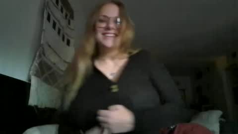 Snapshot of ninabeanzz chatting on September 22, 2025, 1:46 pm ninabeanzz online show from September 22, 2025, 1:46 pm