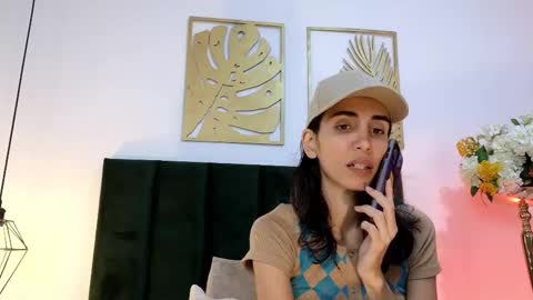 Nina online show from September 28, 2025, 2:22 pm