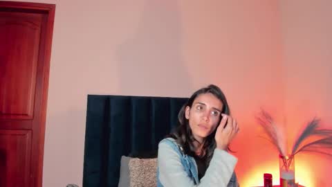 Nina online show from October 24, 2025, 6:37 pm