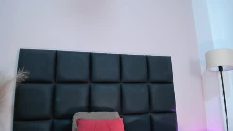 Nina online show from October 31, 2025, 6:20 pm