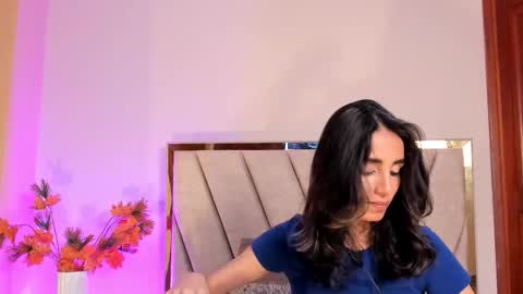 Nina online show from November 3, 2025, 5:58 pm