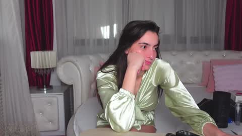 NinaCrystal online show from December 9, 2024, 6:34 am