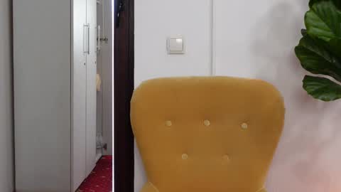 NinaCrystal online show from September 13, 2025, 6:35 am