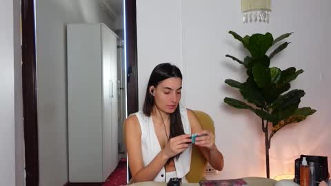 NinaCrystal online show from October 6, 2025, 8:23 am