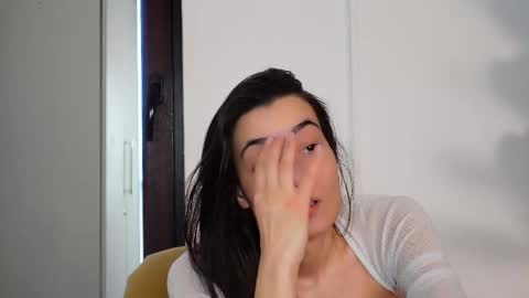 Snapshot of ninacrystal chatting on February 17, 2026, 8:33 am NinaCrystal online show from February 17, 2026, 8:33 am