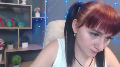 ninaflawlees online show from November 13, 2025, 1:32 pm