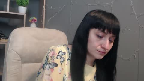 ninaflawlees online show from November 29, 2025, 1:14 pm