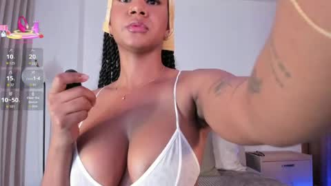 Nina Sara online show from June 25, 2026, 5:23 am