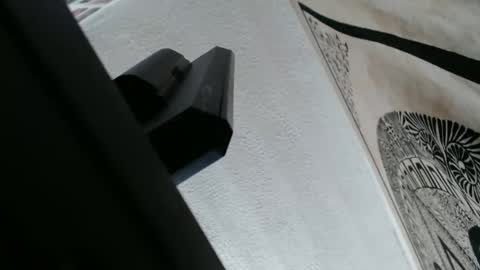 N I N A online show from October 7, 2025, 5:21 pm