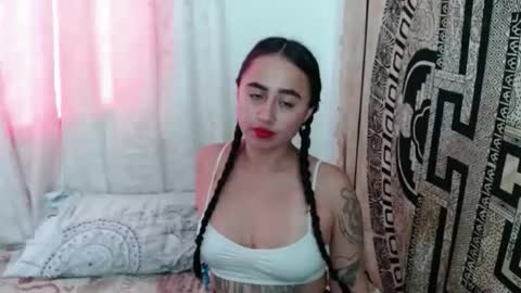 N I N A online show from October 29, 2025, 5:25 pm