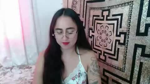 N I N A online show from November 7, 2025, 6:41 pm