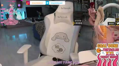 Snapshot of ninapoledance chatting on September 19, 2025, 6:41 pm Nina online show from September 19, 2025, 6:41 pm