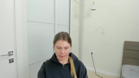 Snapshot of ninarihh chatting on March 3, 2025, 4:35 pm ninarihh online show from March 3, 2025, 4:35 pm