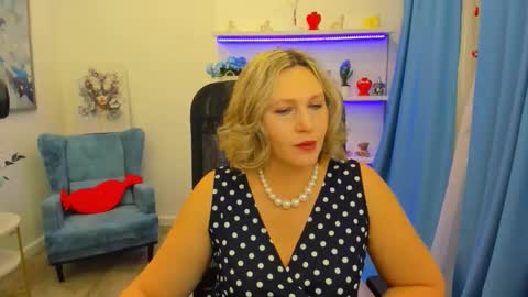 ninastarle online show from February 20, 2026, 11:43 am