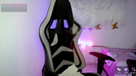 ninatinydoll1 online show from November 10, 2025, 9:08 am